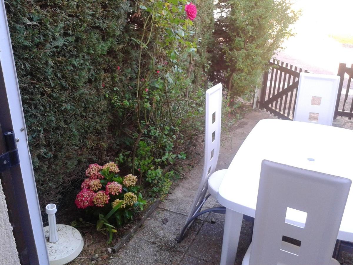 Appartement Charmant A Villers Sur Mer 30 M² Avec Terrasse Exterior foto